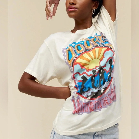 Daydreamer The Doors Waiting For The Sun Boyfriend Tee - Size XS - NWOT - Picture 2 of 9